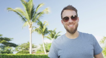 Jak dbać o brodę w lecie